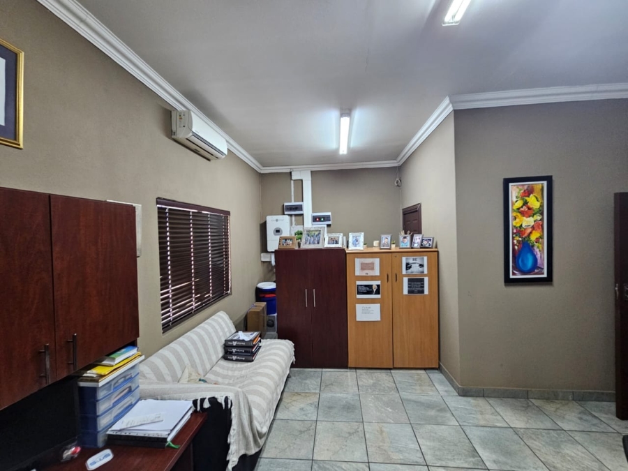 Commercial Property for Sale in Oos Einde North West